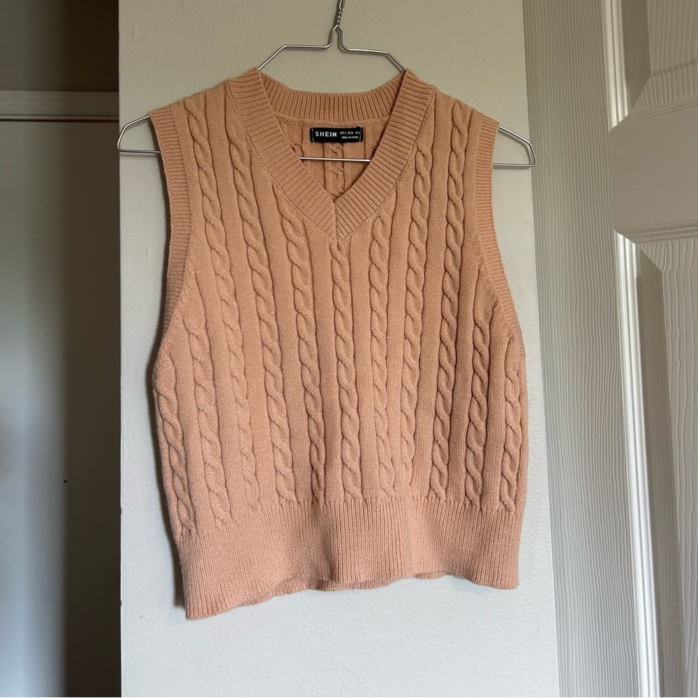 SHEIN Beige Pink Sweater Vest Size Small